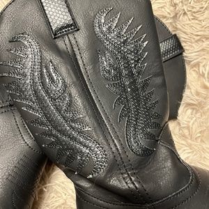 Black cowboy boots NEW